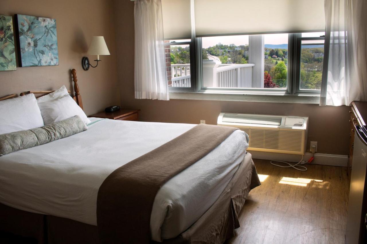 Hotel On The Hudson